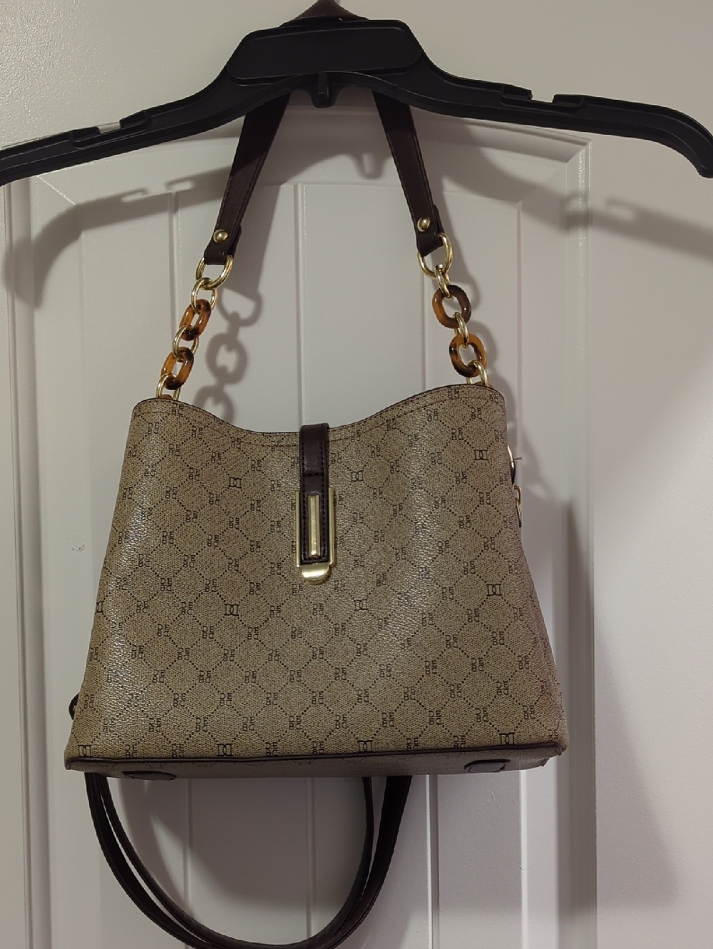 Designer-Style Beige Chain-Accent Women's Shoulder Crossbody Bag